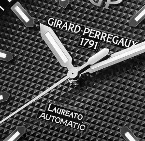 Replica Uhren Girard-Perregaux Laureato 42mm Ceramic Beschreibung