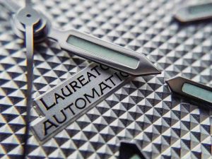 Replica Uhren Girard-Perregaux Laureato Stahl 42mm Bewertung