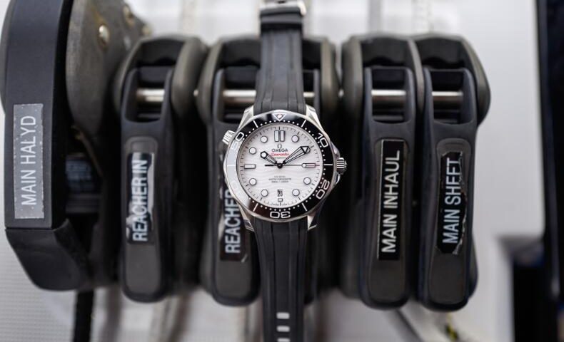 Überprüfung der Replika Uhren Omega Seamaster Diver 300M Co-Axial Master Chronometer Weiß 1