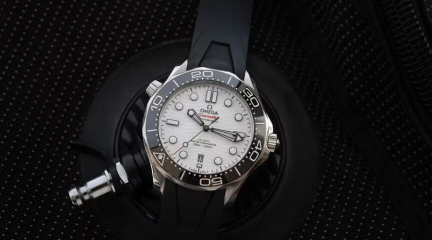 Wir stellen die neue Replika Uhren Omega Seamaster Professional Diver 300M 1