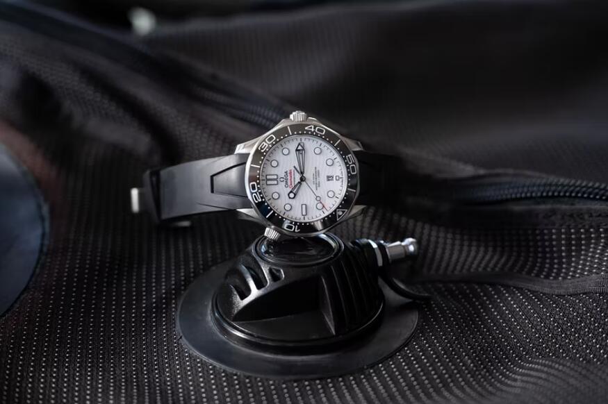 Wir stellen die neue Replika Uhren Omega Seamaster Professional Diver 300M 3