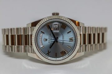 Replika Uhren Rolex Day-Date 40 geriffelte Lünette Platin 228236 3