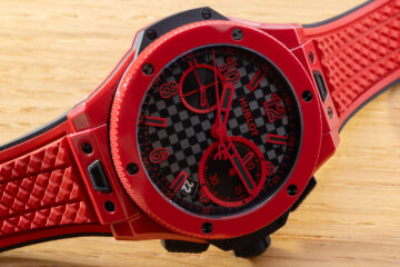 Hublot Big Bang 20. Jubiläum Red Magic und All Black Ceramic Uhren Gehäuse und Lünette Detail