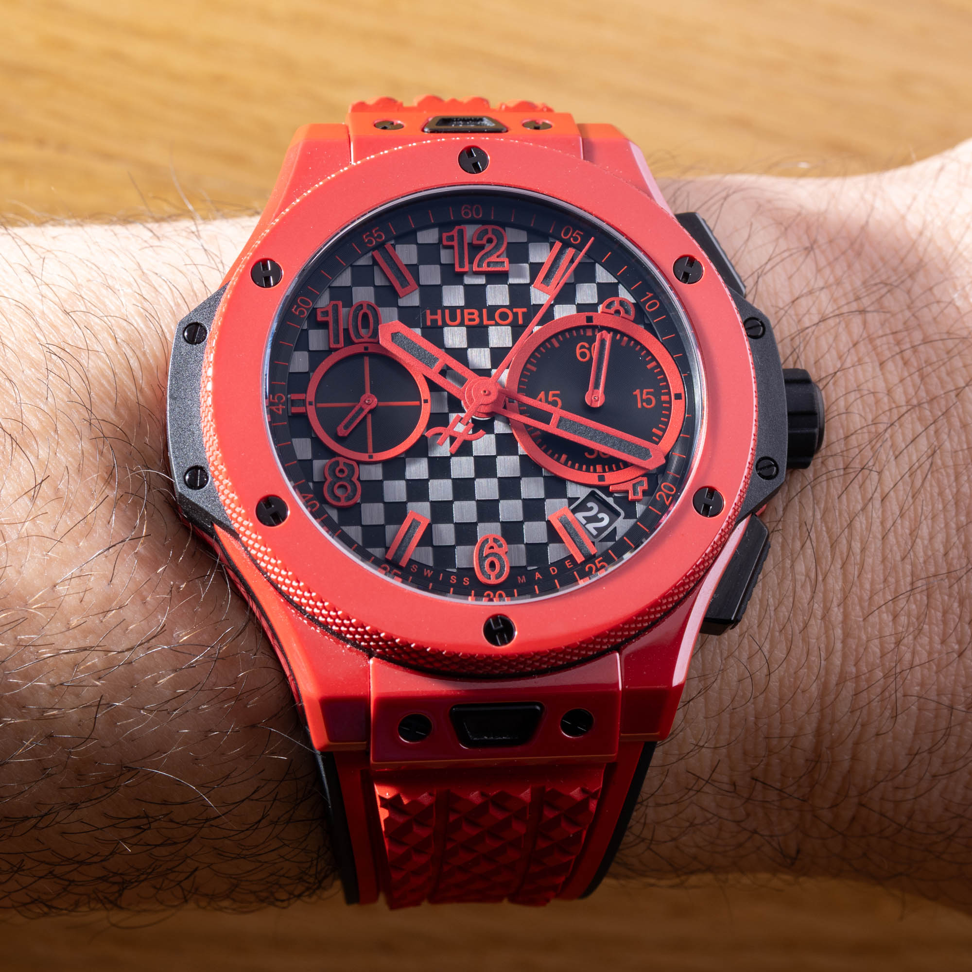 Hublot Big Bang 20. Jubiläum All Black Ceramic Zifferblatt mit Schachbrettmuster