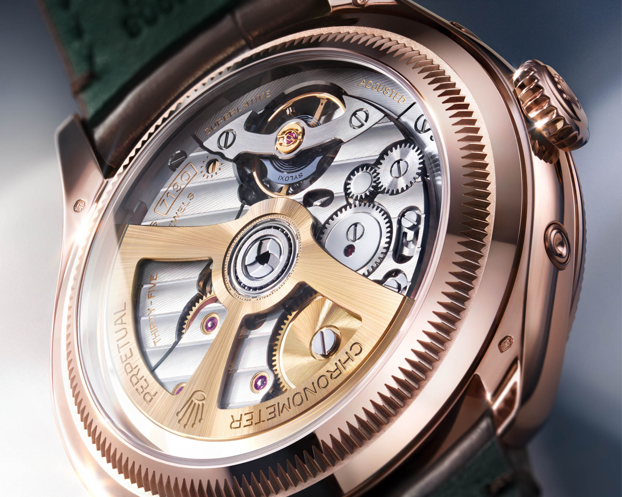 Rolex Perpetual Padellone Platin Ref. 53506 mit eisblauem Zifferblatt am schwarzen Lederband